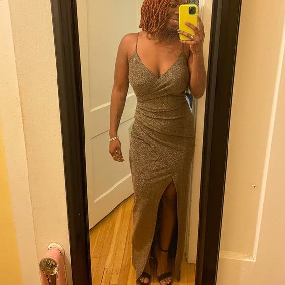 Windsor Gold Dress! - Picture 8 of 8